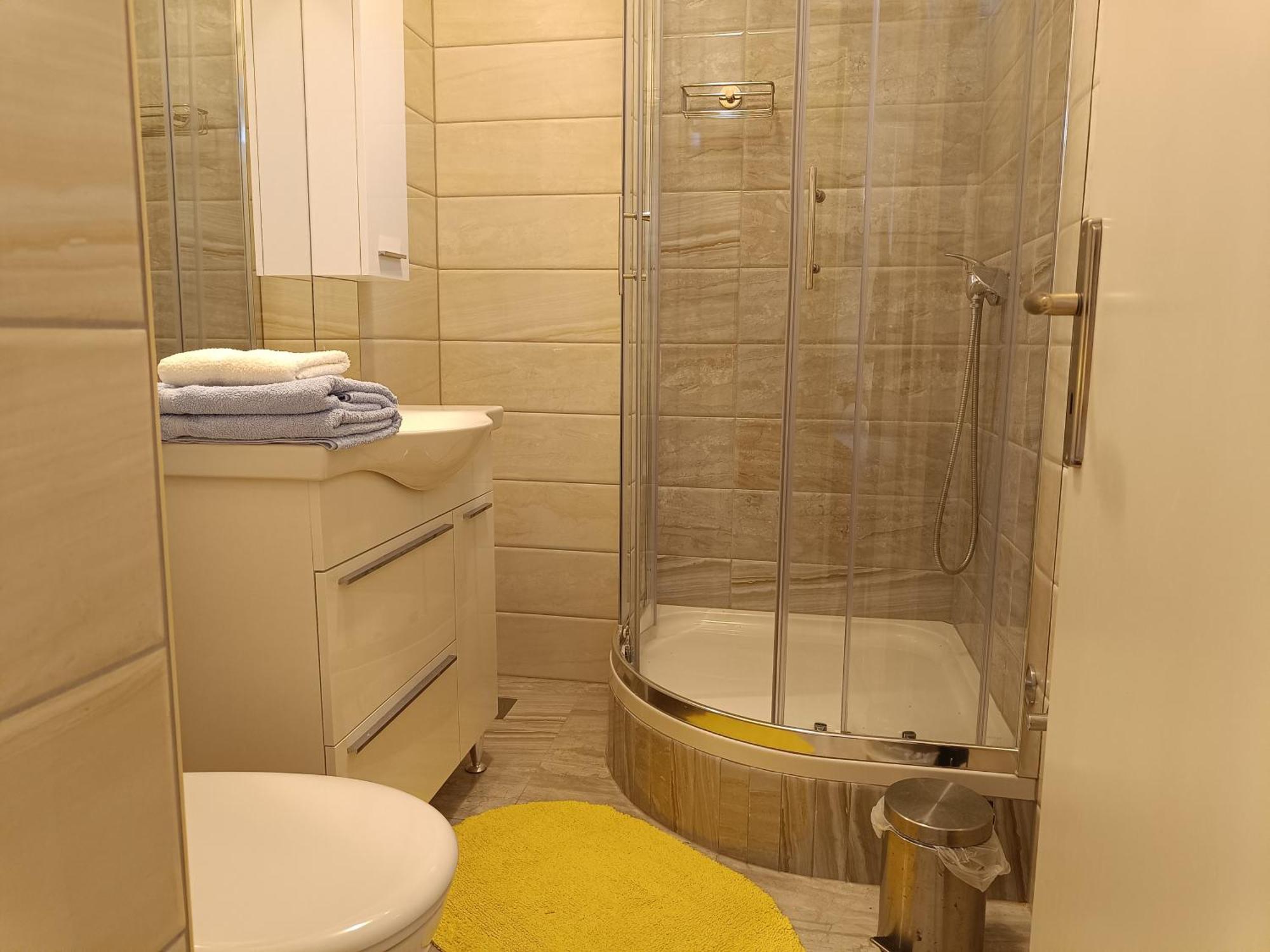 Apartments Fani Kanun Бол Екстериор снимка